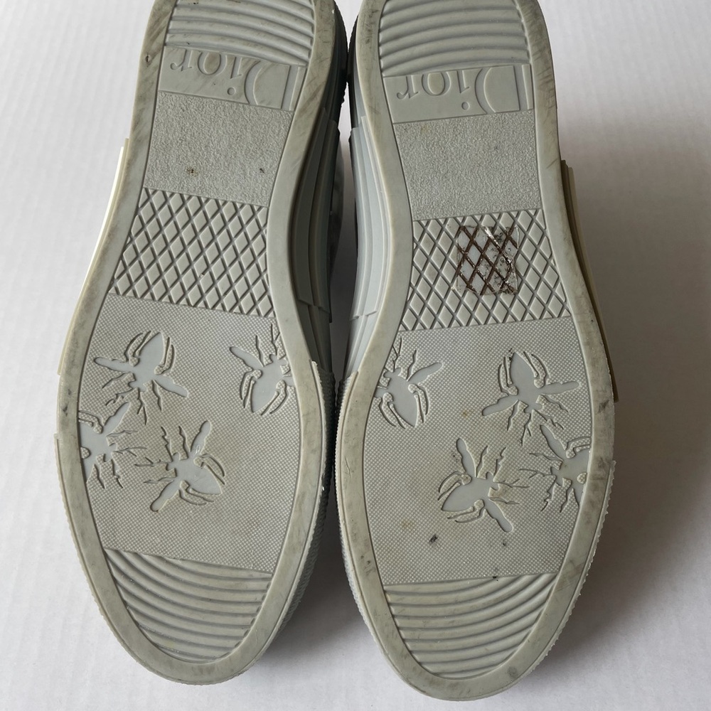 Dior Men’s White and Gray Sneakers - Picture 4 of 10
